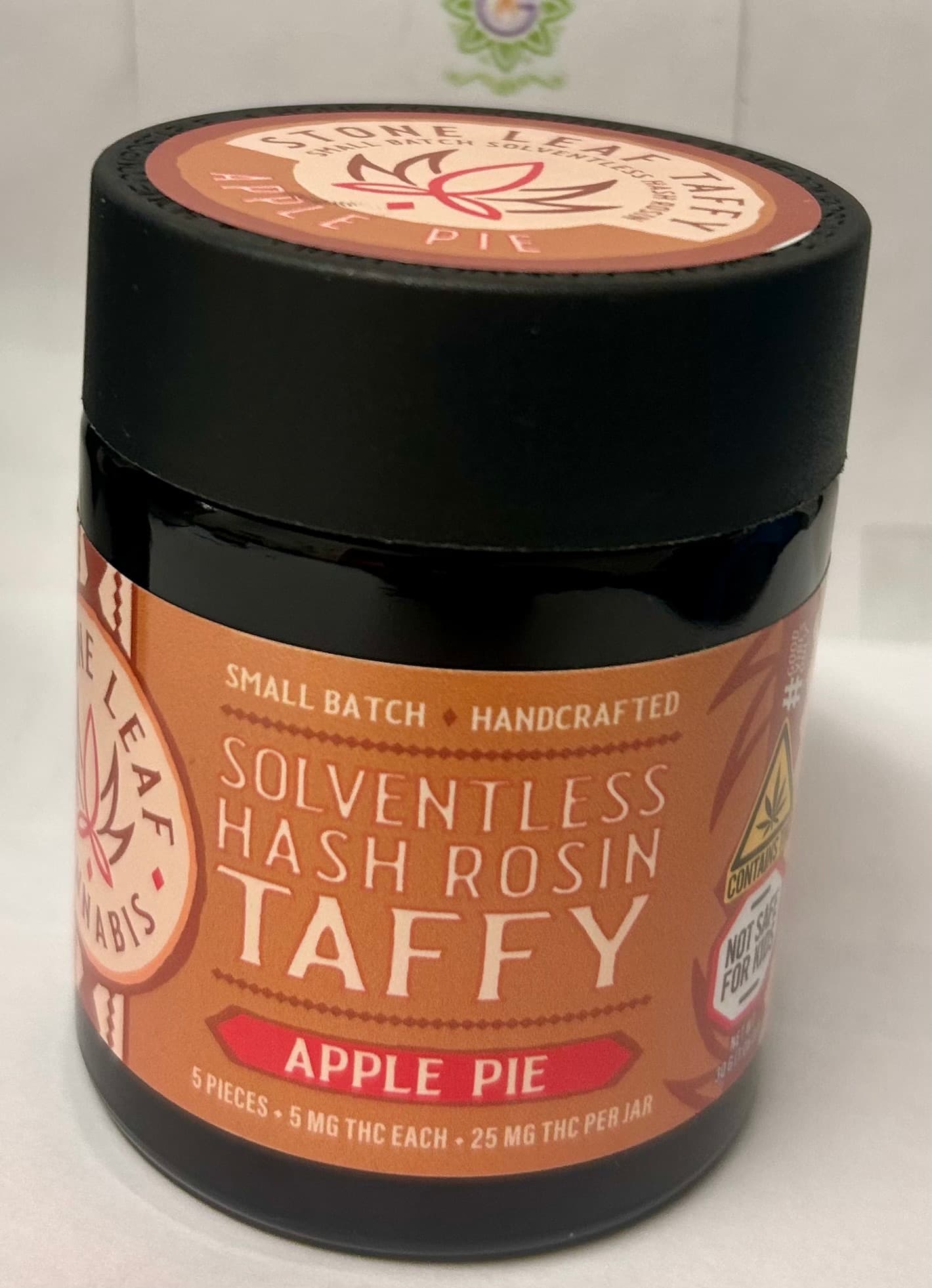Stone Leaf Cannabis Apple Pie Taffy