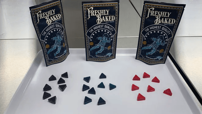 Freshly Baked Company 5mg Mango Haze (Sativa) Live Resin Gummies - Blueberry Mango - 20 ct