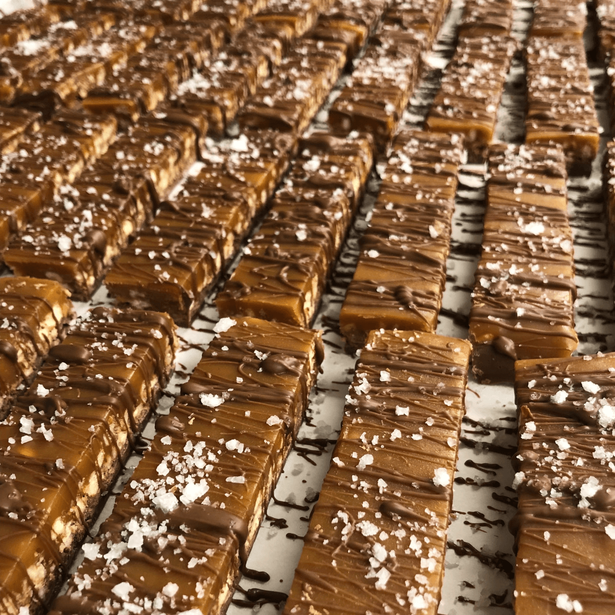 MoMo's Bakery Caramel Pretzel Crunch (100mg) Candy Bar 10pk by Momo's Bakery